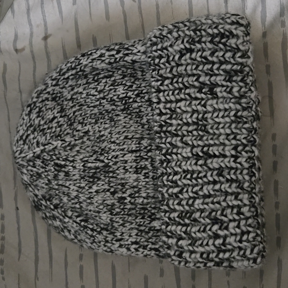 NWOT Knit beanie